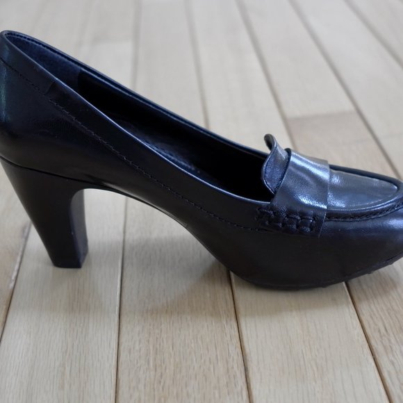 Easy Spirit Espernille Black Leather Heels 5M - Picture 1 of 7